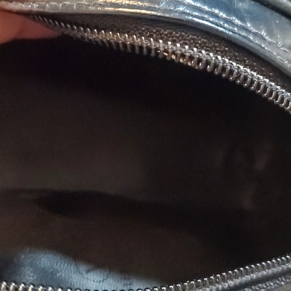 Valentino Black Crossbody Bag with Gold Logo and Textured Material - Picture 7 of 7